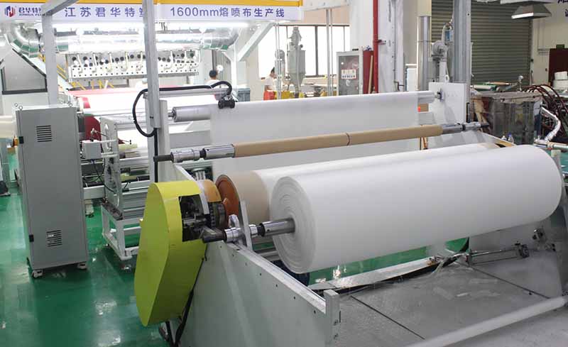 君华特塑1600mm熔喷布生产线.jpg 君华特塑1600mm熔喷布生产线.jpg